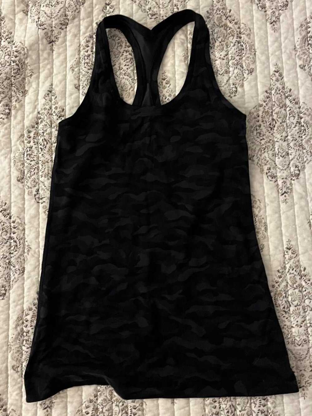 Lululemon Tank Top Womens Black Camo Racerback Athletic Yoga Size 6?